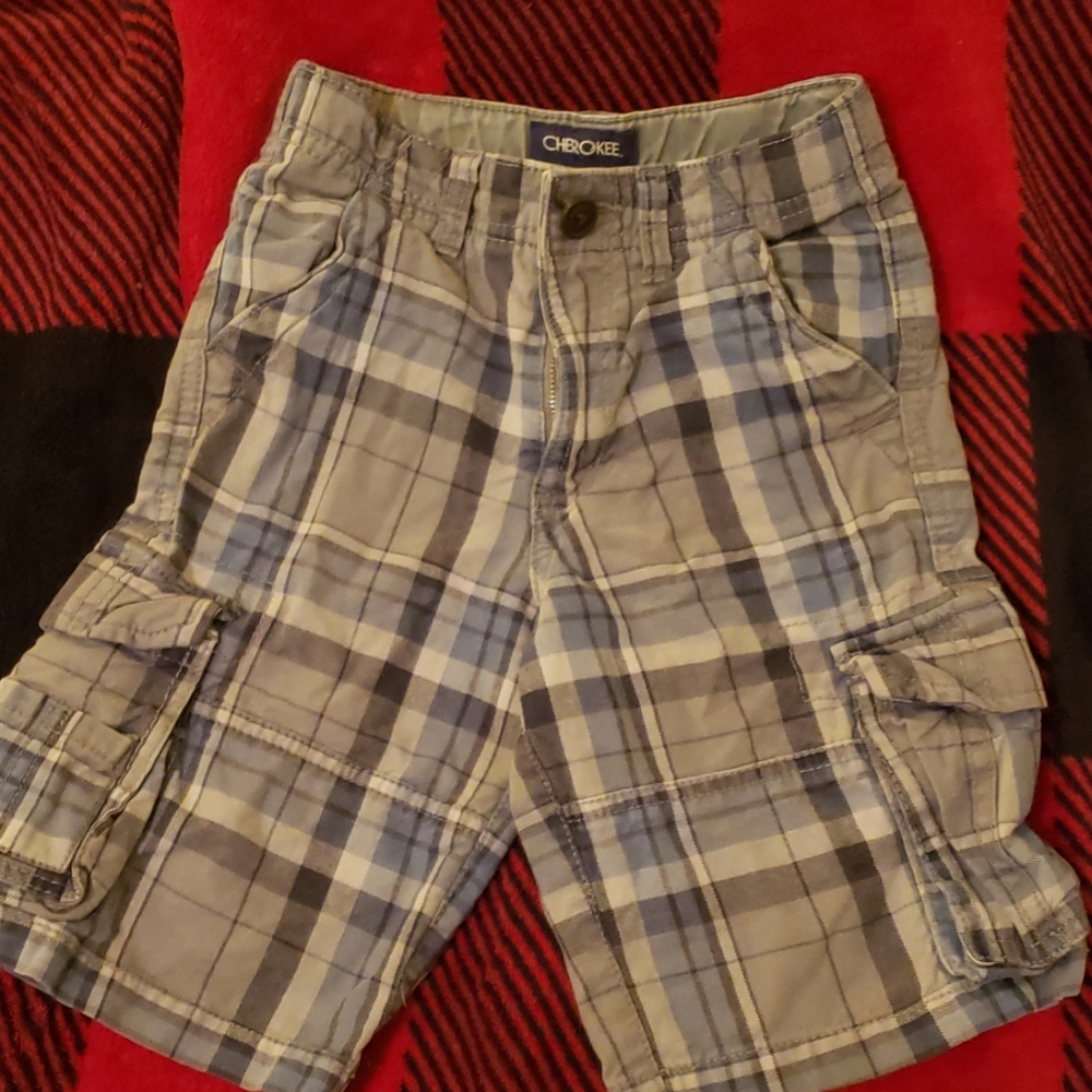 🍁 Plaid Cargo Shorts